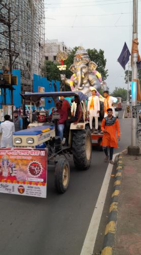 गणेश चतुर्थीनिमित्त सर्वत्र उत्साह, घरोघरी गणरायाच्या आगमन, नागपुरात ढगांच्या गडगडाटात दमदार पावसाला सुरुवात