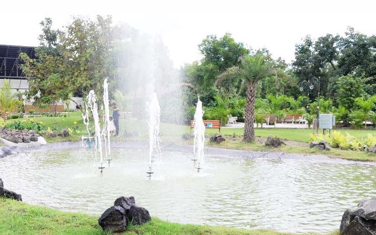 OXYGEN BIRD PARK नितीन गडकरींनी रस्तेनिर्मितीचा पर्यावरणासोबत घातला मेळ